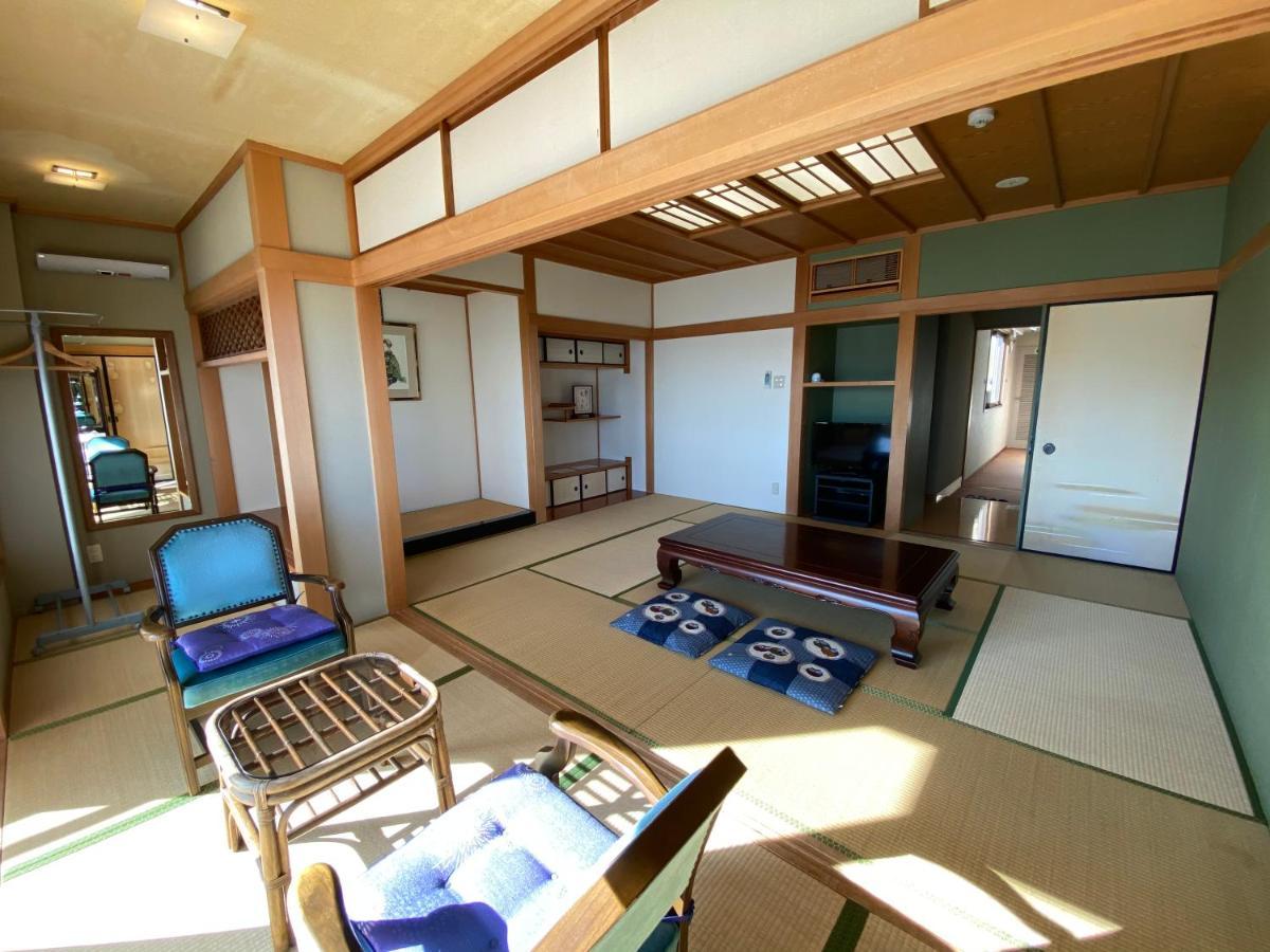 Atami Onsen Guest House Megumi Eksteriør billede
