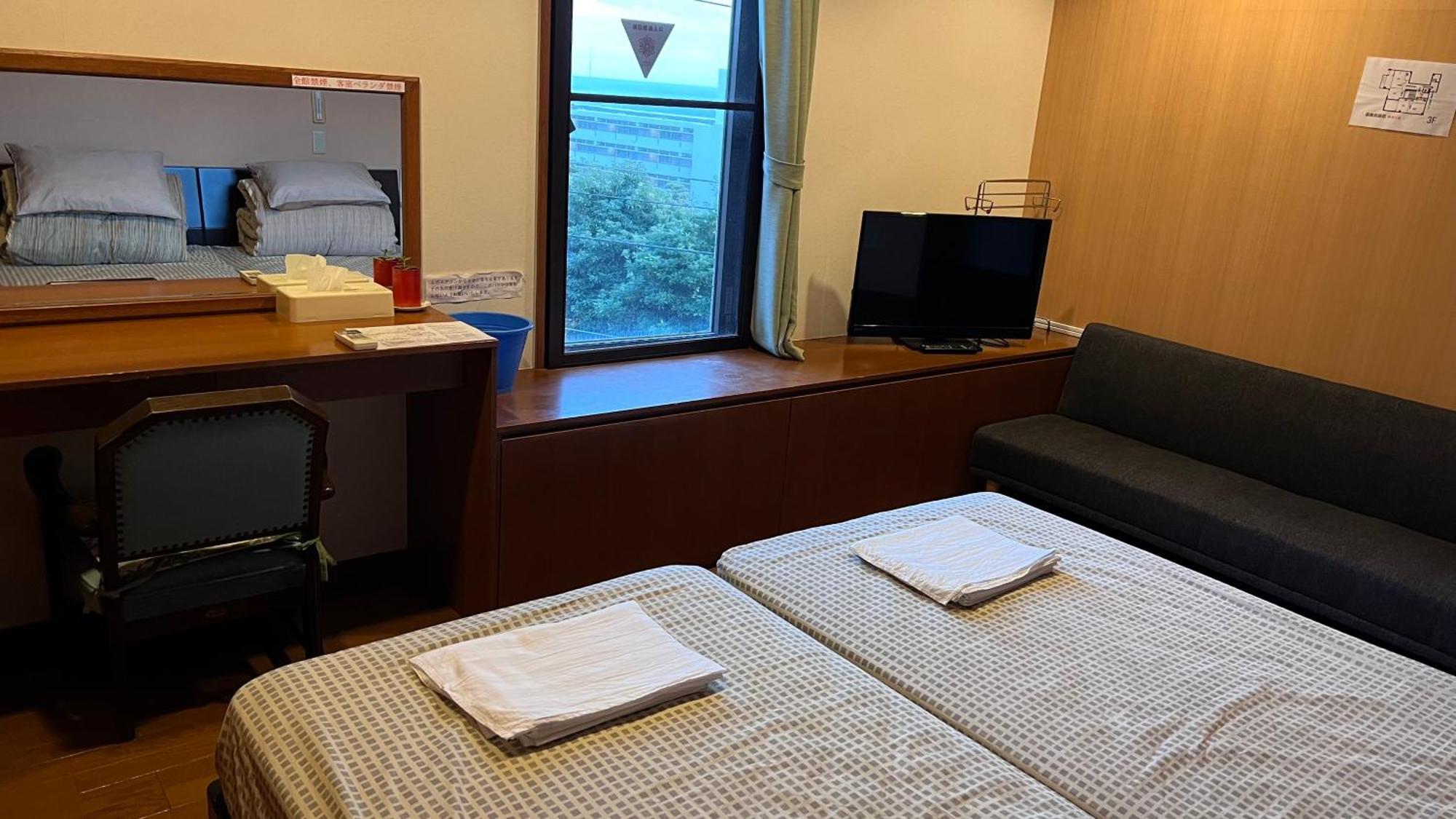 Atami Onsen Guest House Megumi Eksteriør billede