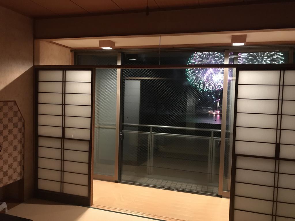Atami Onsen Guest House Megumi Eksteriør billede